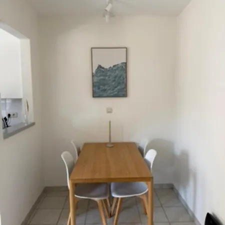 Charm 202 De Panne